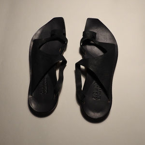 cydwoq black leather sandal size 39